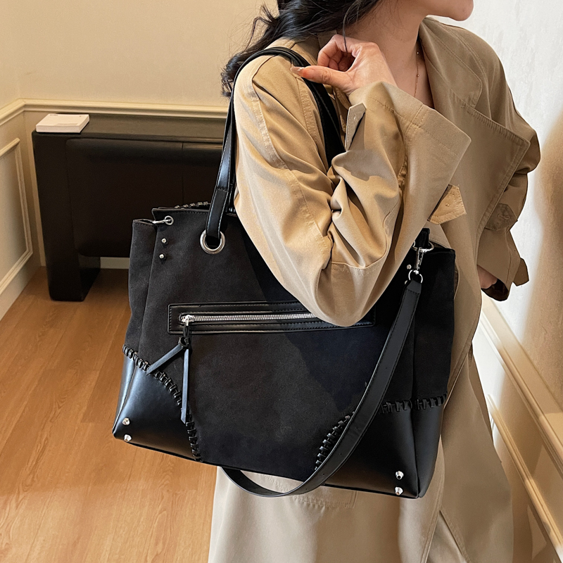 欧货邪魅笑脸包高级感欧美风通勤女士托特包大容量潮酷单肩机车包