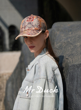 mrduck翡冷翠 轻奢复古云缂纱肌理印花棒球帽女 2026新款帽子