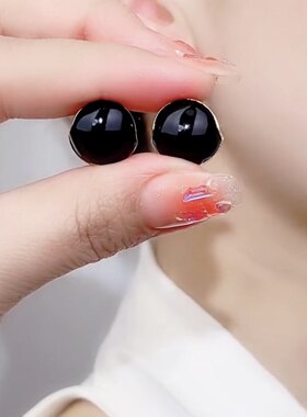 黑色相思豆耳环女复古气质红色耳钉港风简约黑色豌豆耳扣气质百搭