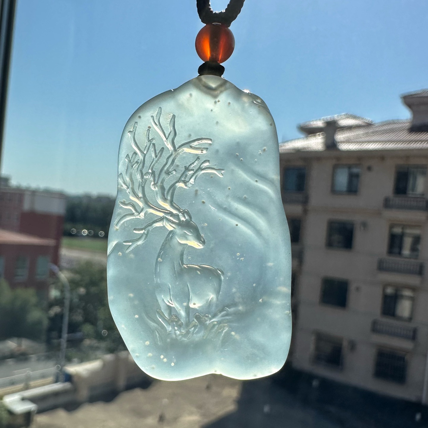 天然岫玉梅花鹿吊坠鹿牌一鹿有你保真冰种雪花棉随型玉坠意境礼物