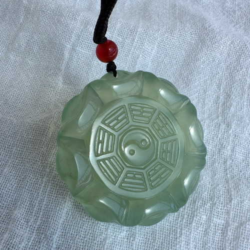 天然岫岩玉冰透八卦招财项链