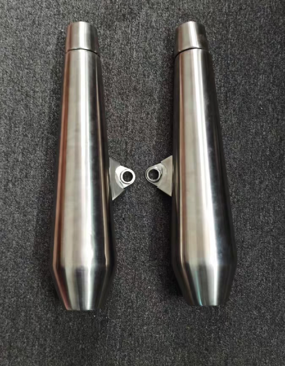 凯旋咖啡1200RS 原厂排气尾段原厂拆车成色如图 实物拍摄