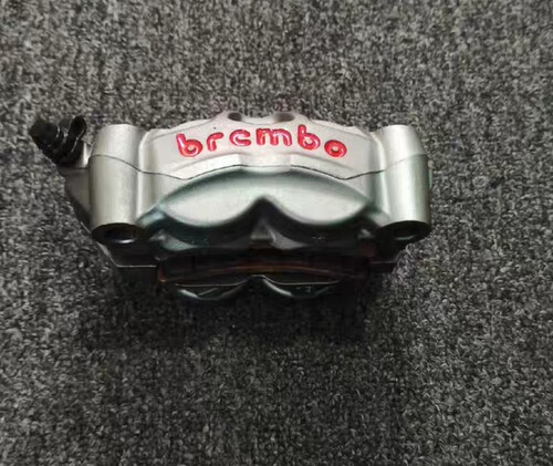 22年 凯旋 Thruxtom 萨克斯顿1200RS Barenbo 卡钳 鲍鱼 M50