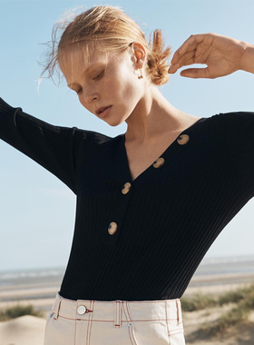 欧美ins秋冬女纽扣装饰长袖毛衣针织螺纹V领修身显瘦套头打底衫女