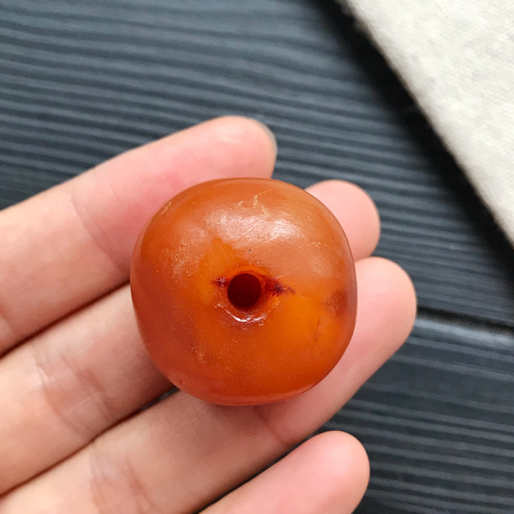 9.30g西亚回流古董老蜜蜡吊坠 老红皮老蜡饼子平安扣