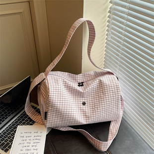 2026新款格纹尼龙布包女手提斜挎包轻便大容量短途旅行包百搭休闲