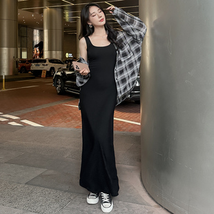 莫代尔连衣裙女修身吊带裙2025夏新款方领背心裙显瘦气质长款裙子
