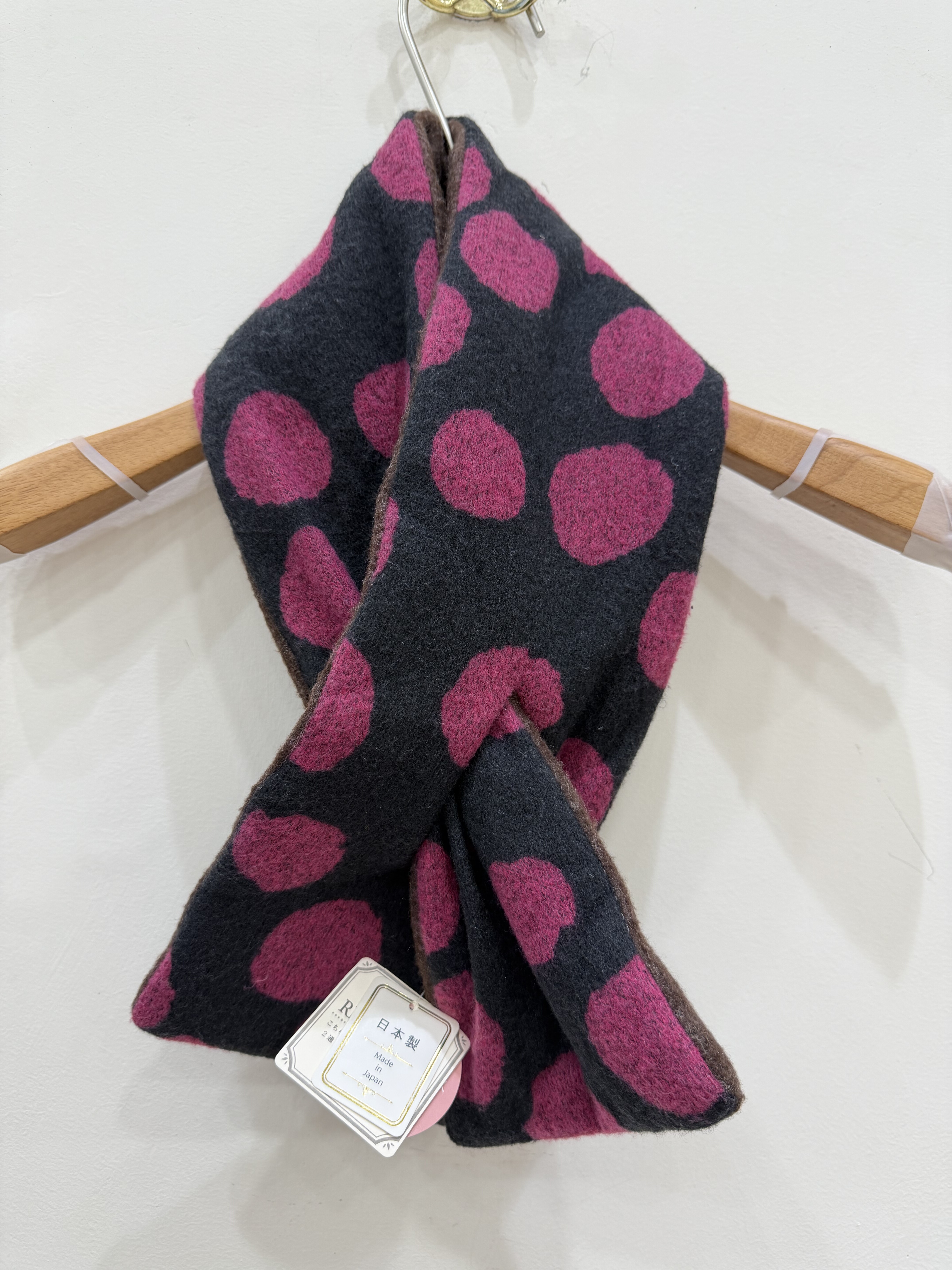 日本制reversible 十字交叉保暖围巾