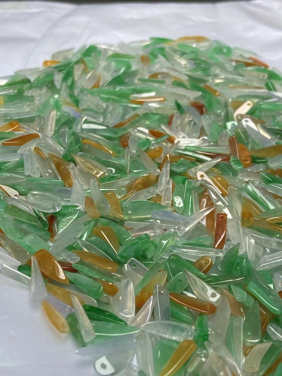 天然A货翡翠三彩小辣椒吊坠大小随型色系艳丽diy用耳坠手链坠手工