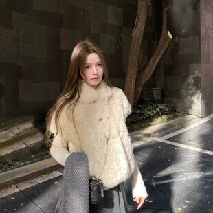 环保皮毛一体羊羔毛马甲女短款毛毛外套冬季保暖皮草