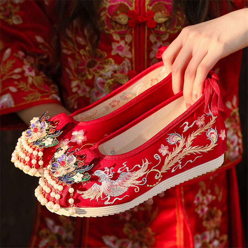 红色婚鞋女新款低跟秀禾鞋新娘鞋