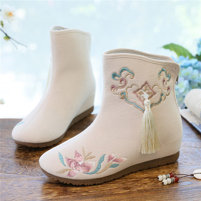 流苏短靴绣花靴牛筋底内增高靴子