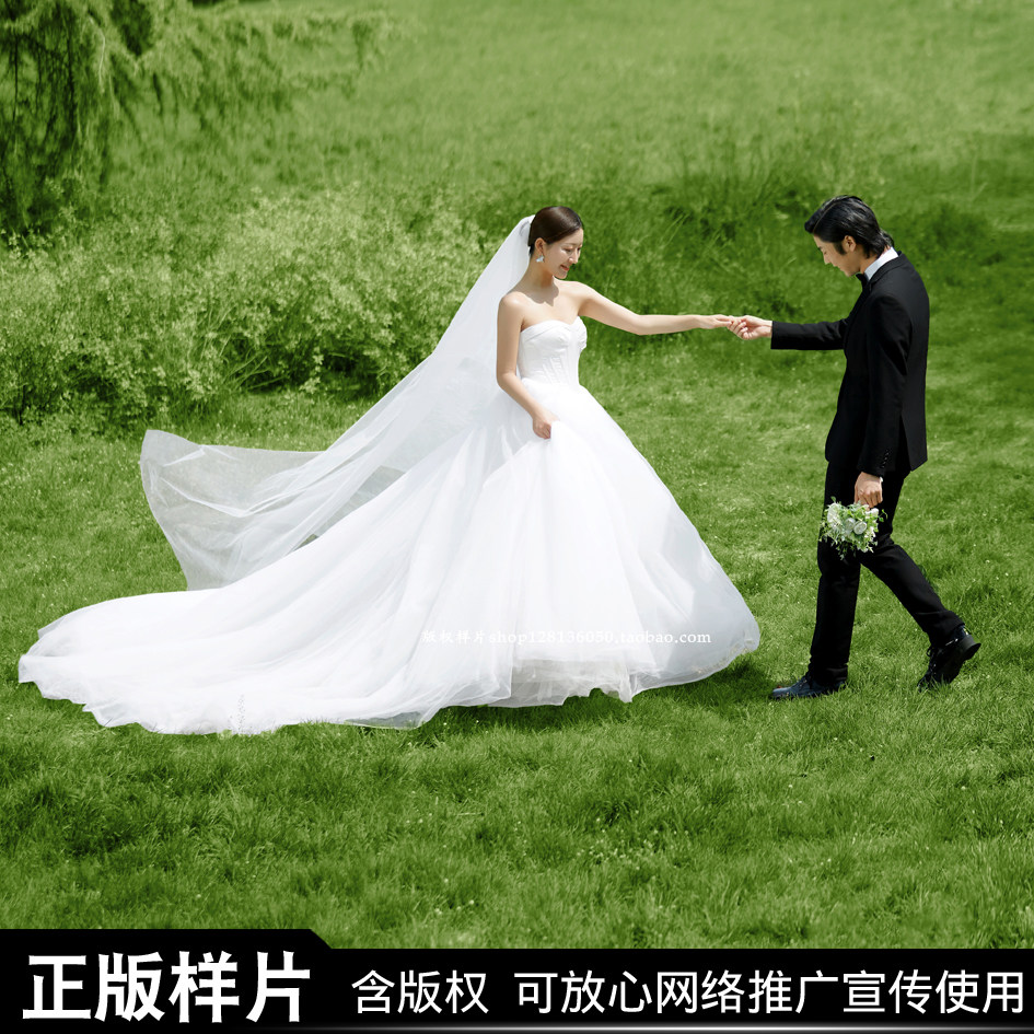 影楼外景草坪新婚纱照样片接单花絮视频森系小清新草地白纱客样片