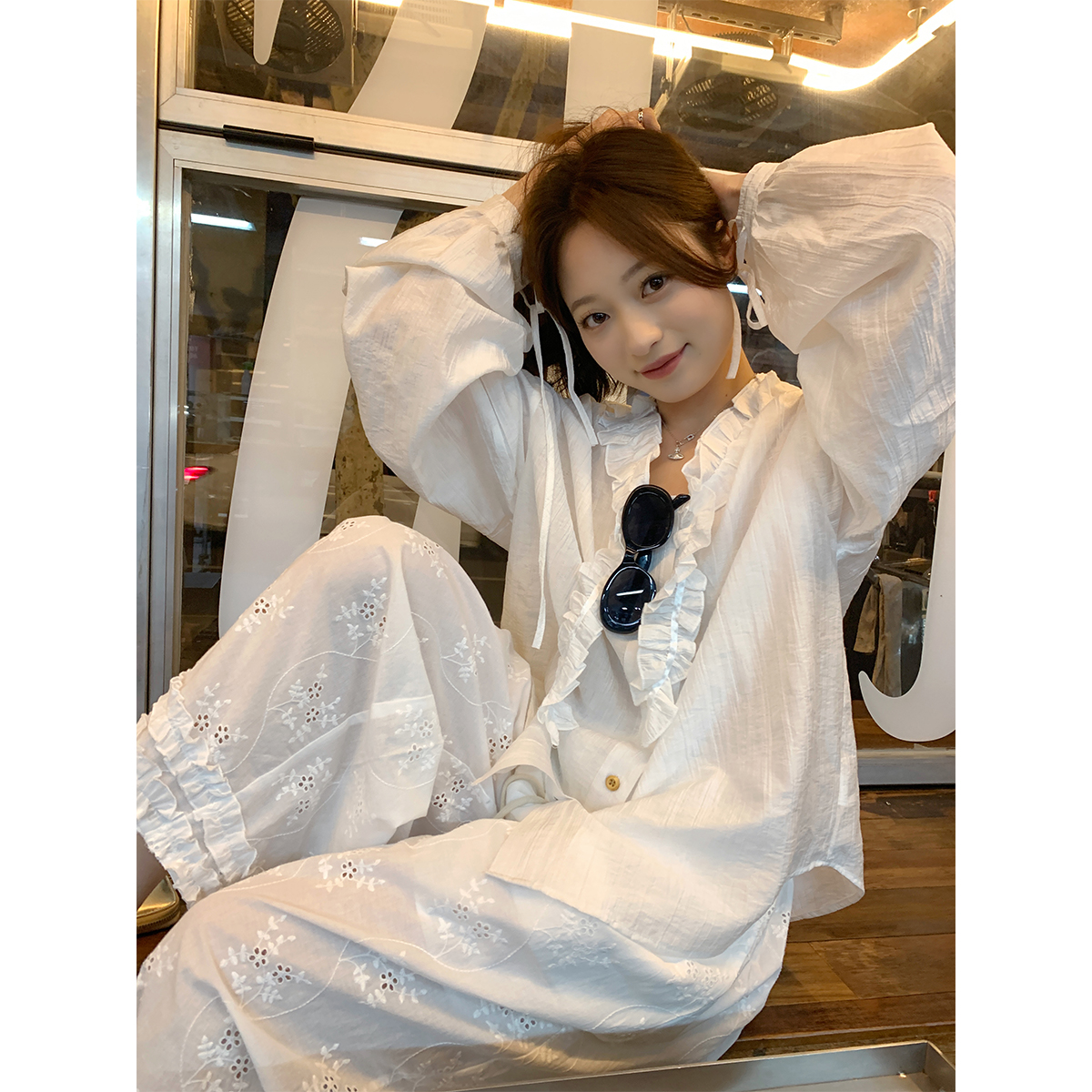 法式气质木耳边V领长袖衬衫