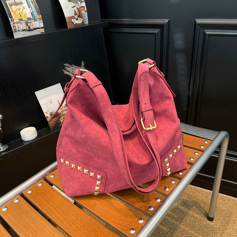 跨境托特包包女小众铆钉欧美斜挎包2026新款大容量单肩腋下水桶包