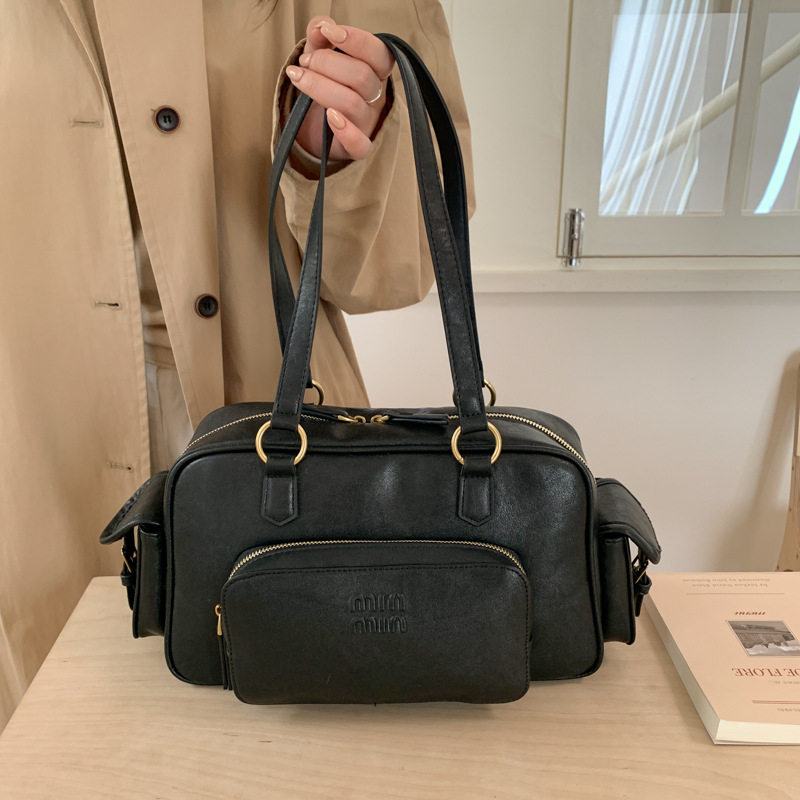 跨境手提包包女2025新款小众设计复古机车包多口袋软皮单肩腋下包