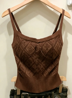 十三行一线大牌！带胸垫~设计感菱格纹针织吊带背心显瘦棕色上衣