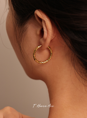 百搭耳圈高级不规则熔岩耳环港风男女通用耳扣小众简约锤打纹耳饰