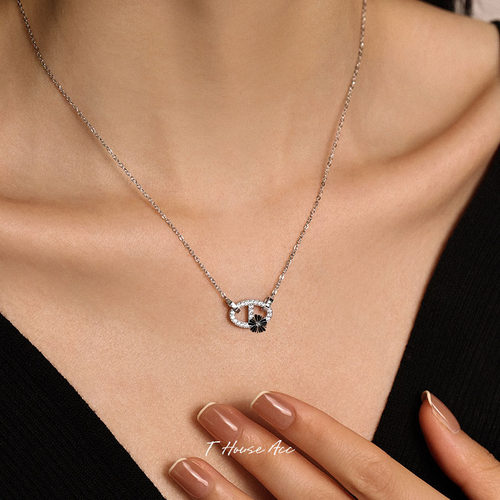 镀18k金超闪微镶细钻猪鼻子项链