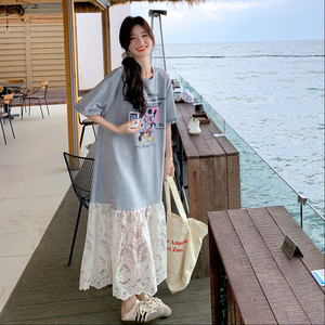灰色蕾丝拼接印花连衣裙女夏新款宽松休闲学院风减龄长款t恤裙图片