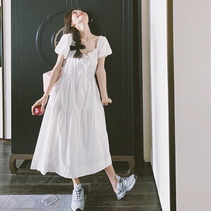 白色泡泡袖连衣裙女2025春秋新款法式温柔风甜美收腰显瘦初恋长裙图片