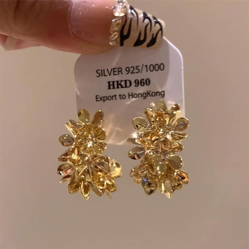 高级感复古金色花朵C型耳钉