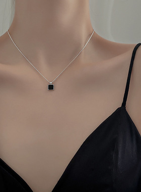 电镀S925纯银黑色方牌项链2023年新款女小众设计感高级简约锁骨链