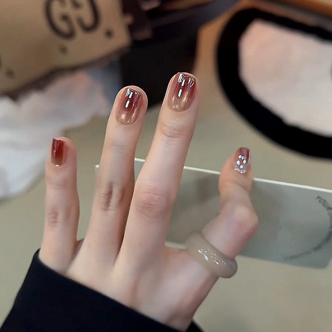 海莉电镀红色渐变纯手工穿戴甲短款新年法式显白猫眼美甲穿戴甲片,彩妆/香水/美妆工具,穿戴甲/甲片,淘宝优惠券,粉丝福利购,淘宝优惠卷