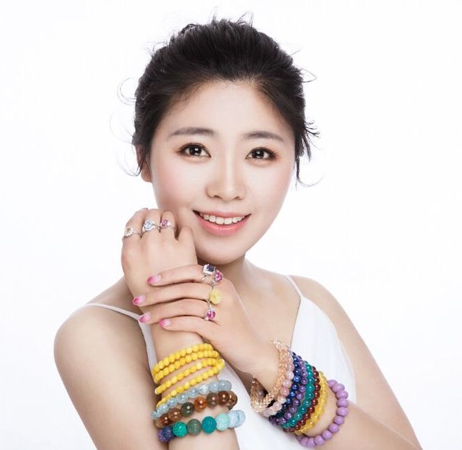 天然水晶手链女石榴石碧玺樱花玛瑙舒俱来翡翠草莓晶男女情侣手串