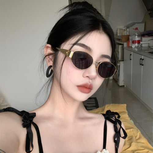 2026春夏椭圆形个性金属框墨镜