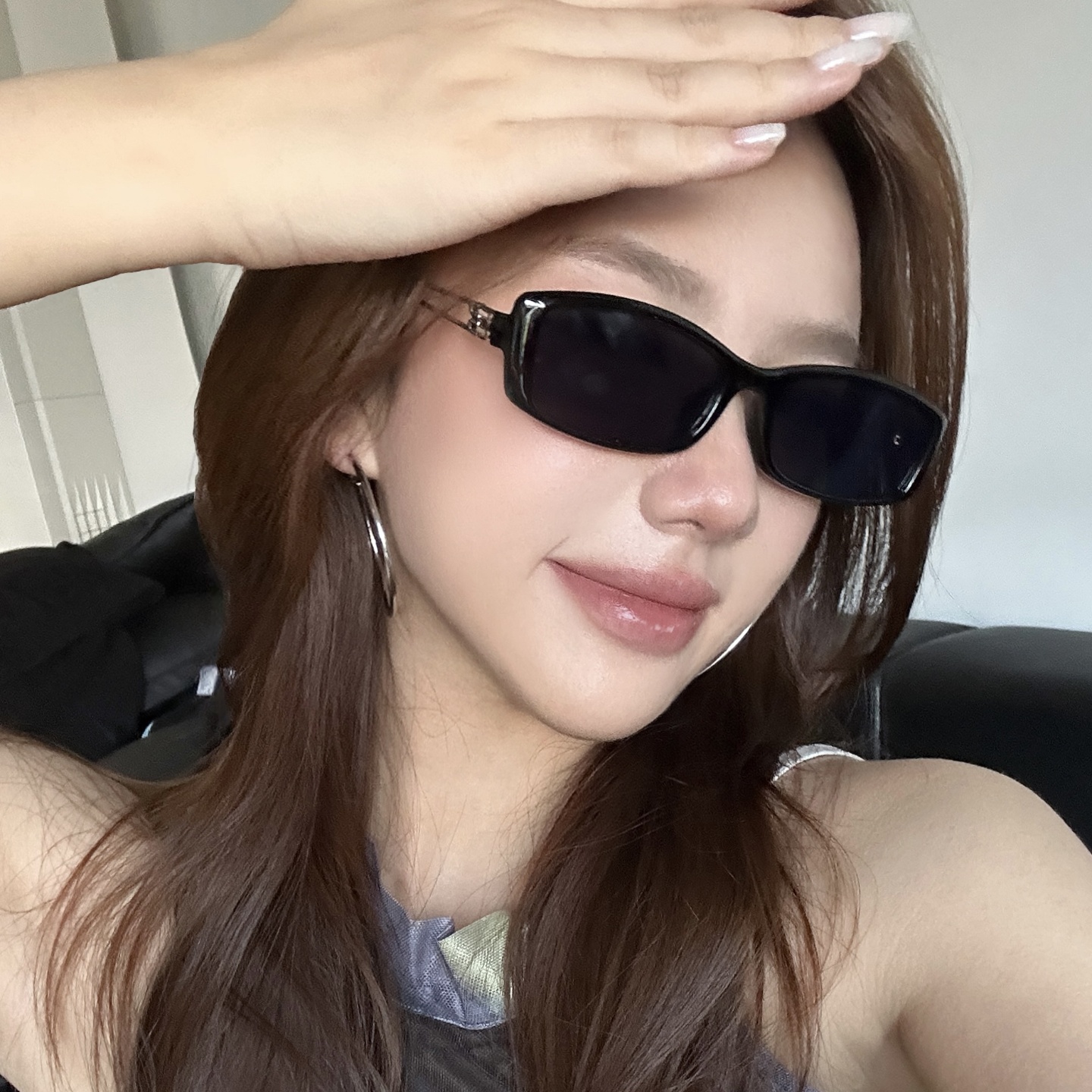 欧美辣妹风金属镂空腿黑色小脸墨镜女防紫外线显脸小网红太阳眼镜