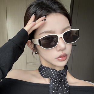 高级网感2025新款防紫外线白色边框猫眼墨镜女复古曲面海边太阳镜