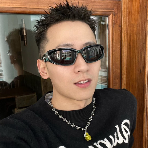 2026春夏黑色户外运动太阳眼镜