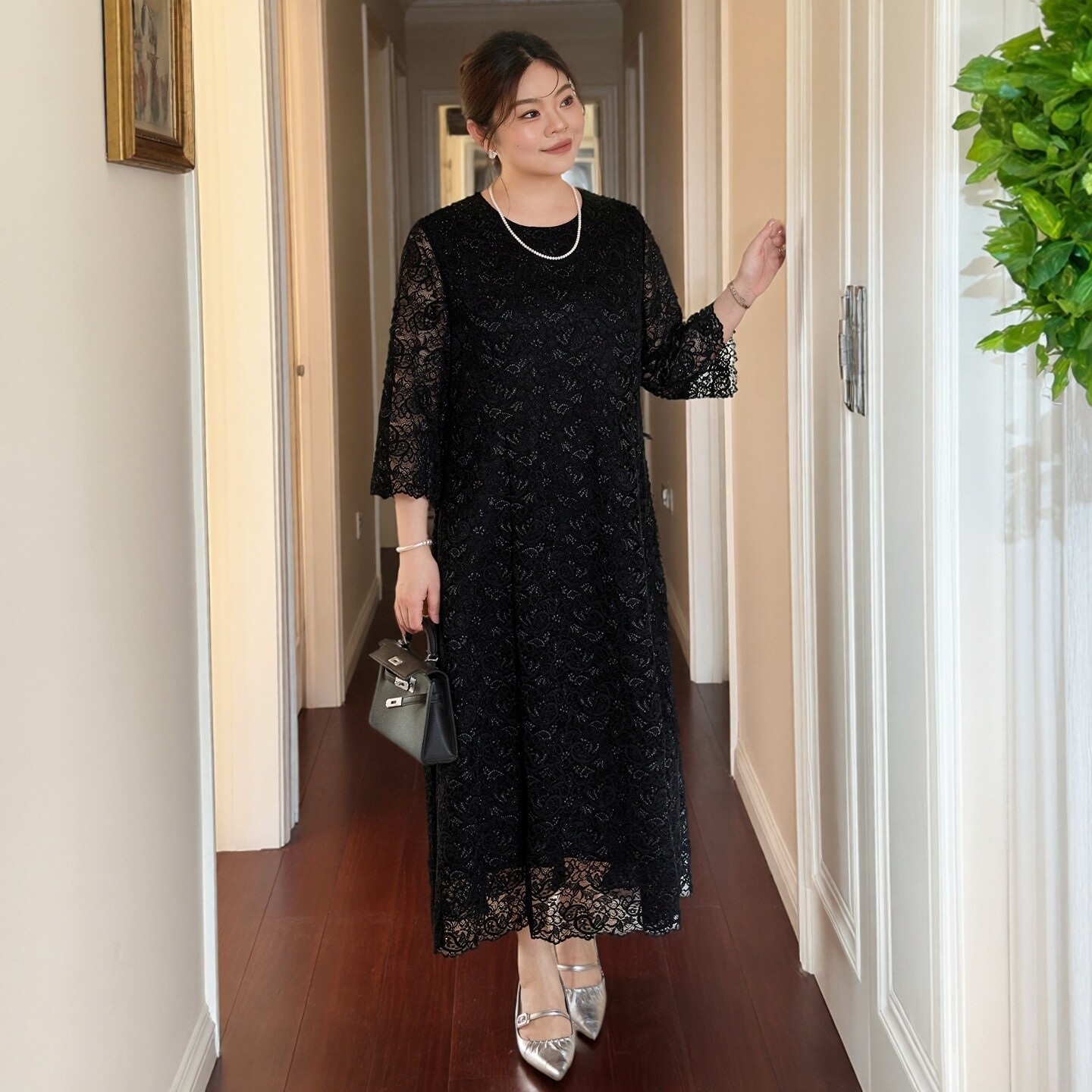 美丽客栈2026春季新款正式场合端庄连衣裙黑色蕾丝绣花a字长裙子