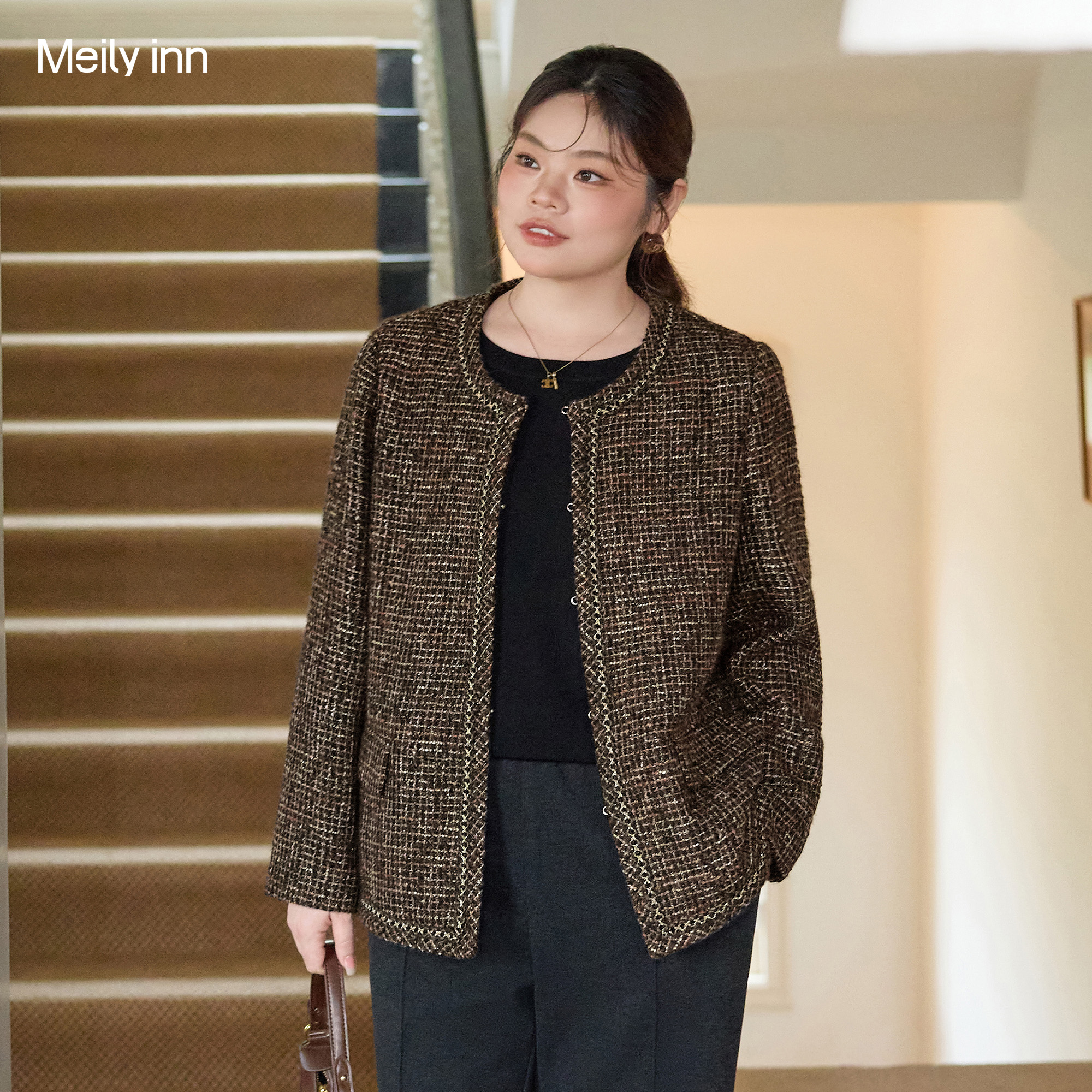 美丽客栈大码黑金织带小香风外套