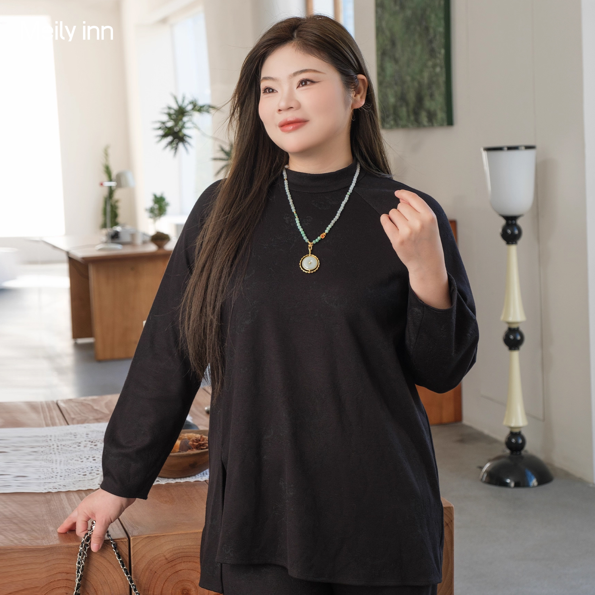 美丽客栈高级黑色针织提花上衣女