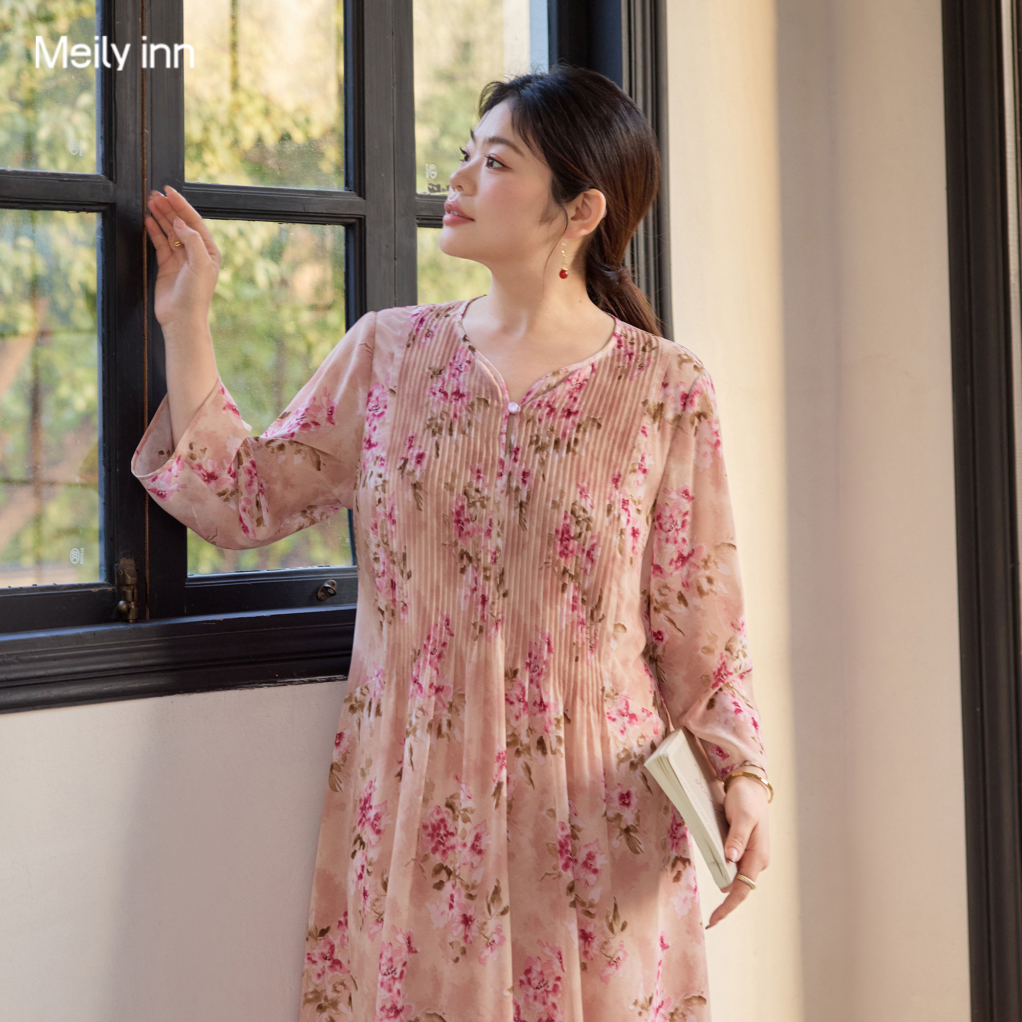 美丽客栈高端大码2026早春新款漂亮连衣裙女胖mm显瘦梨型身材裙子