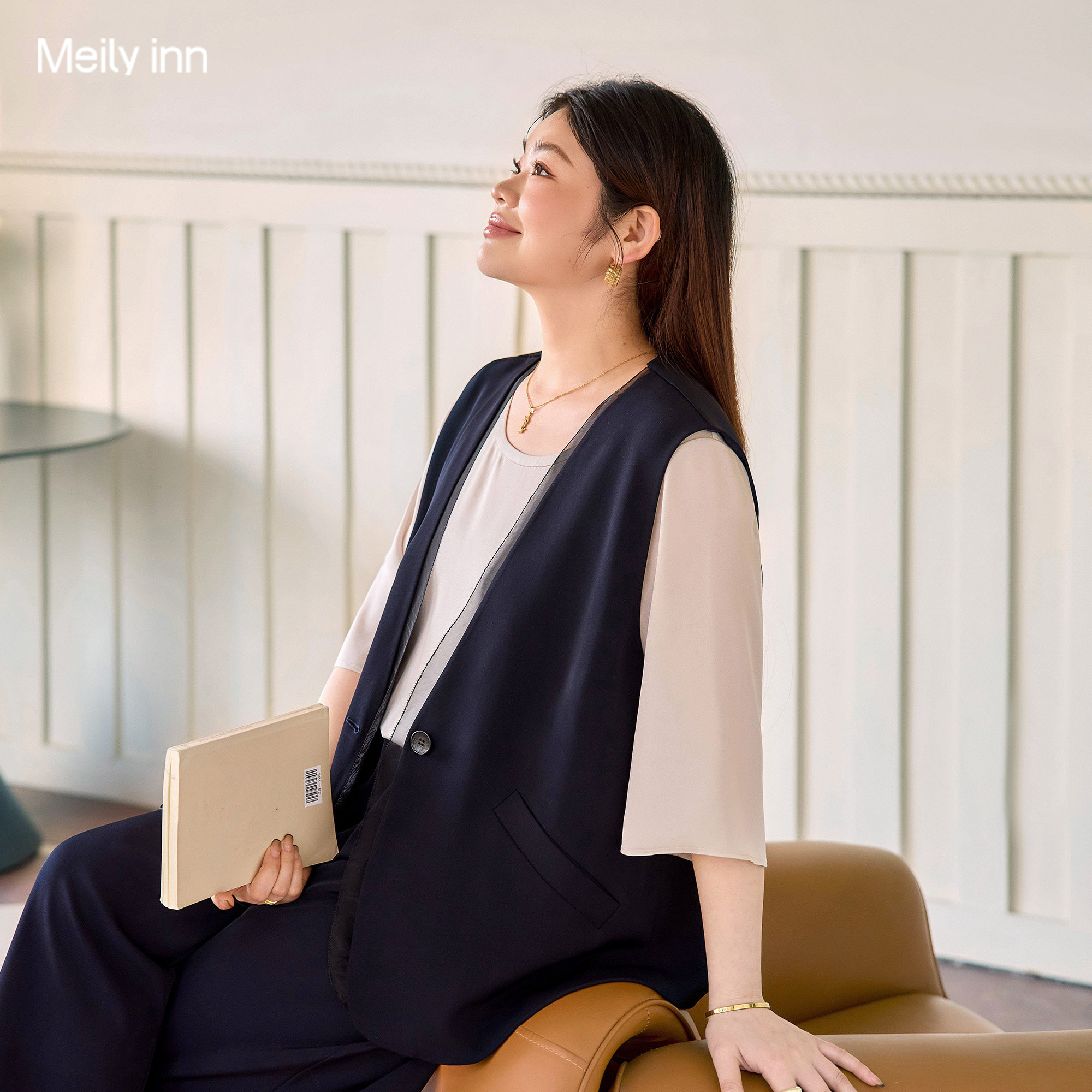 美丽客栈高端大码女装胖mm气质通勤马甲2026春新款叠穿无袖上衣