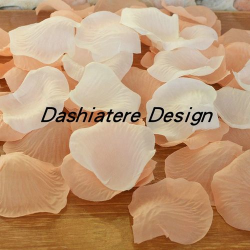 Dashiatere浪漫仿真花瓣装饰
