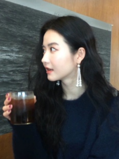 Toroon白色珍珠耳环~气质优雅小众设计修饰脸型珍珠流苏耳饰