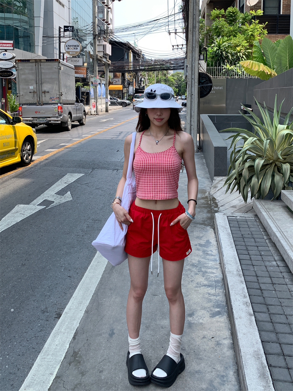 荒荒家 甜酷小格子吊带2025夏季新款纯欲格纹修身内搭外穿背心女