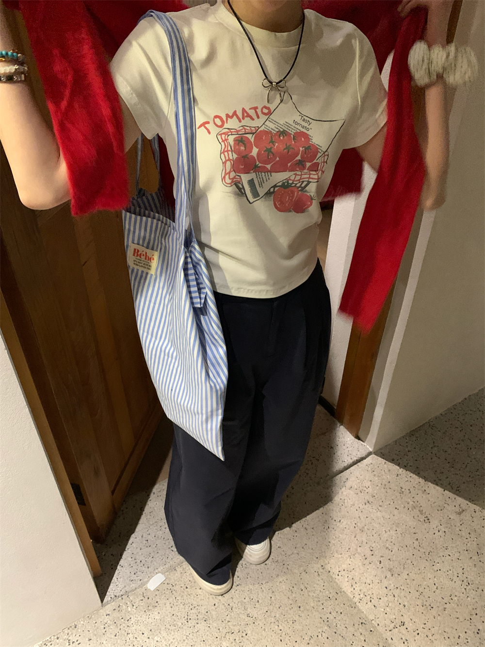 荒荒家番茄印花抽褶T女