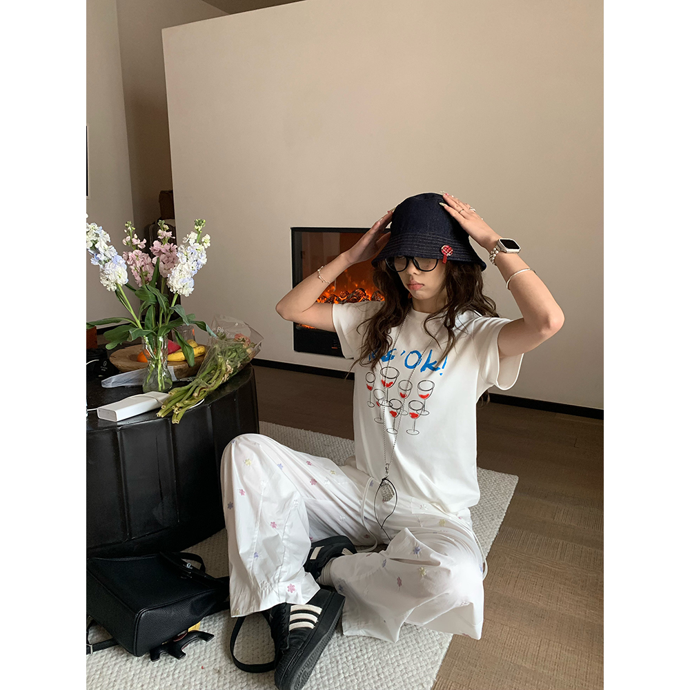 荒荒家 酒杯印花短袖2025夏季新款宽松休闲减龄学院风白色T恤女