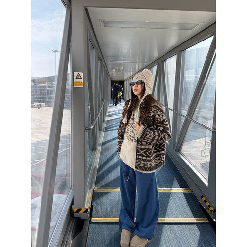 荒荒家费尔岛提花毛衣外套2025冬季新款宽松复古学院风针织开衫女