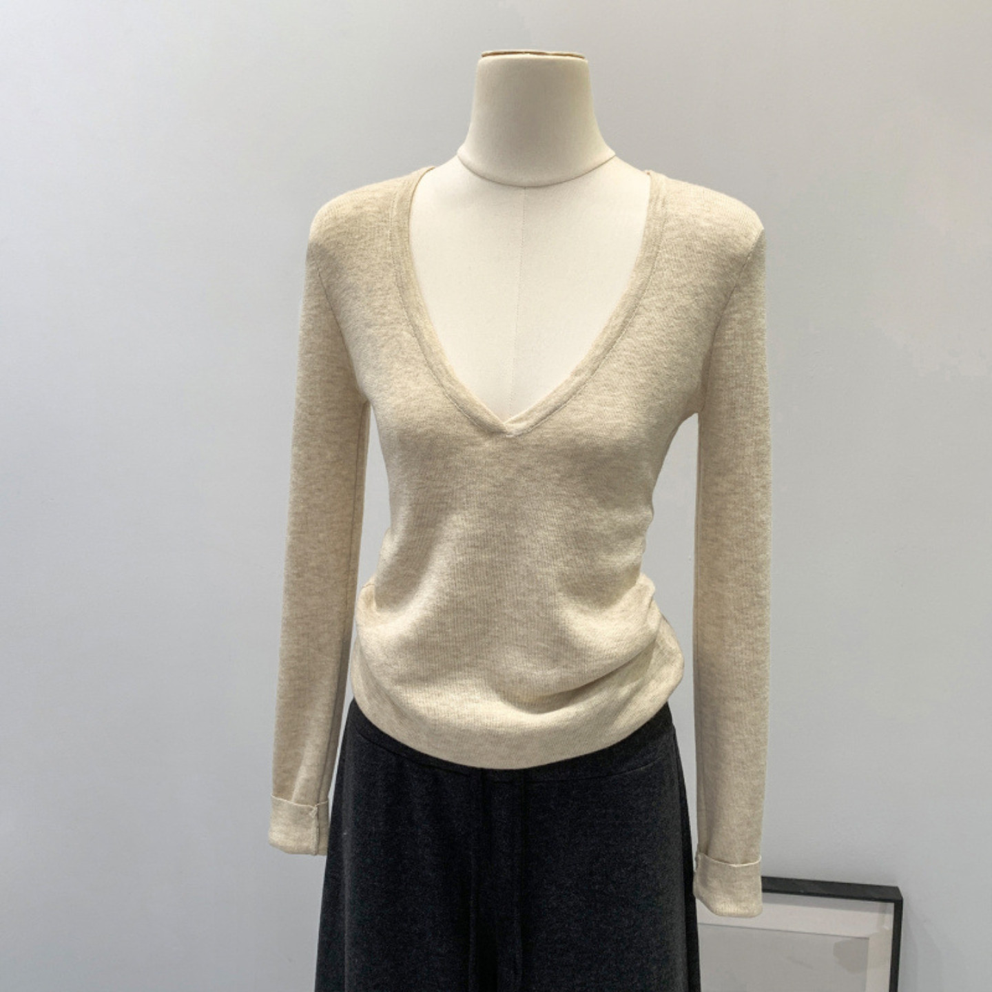 温柔慵懒风V领长袖针织衫