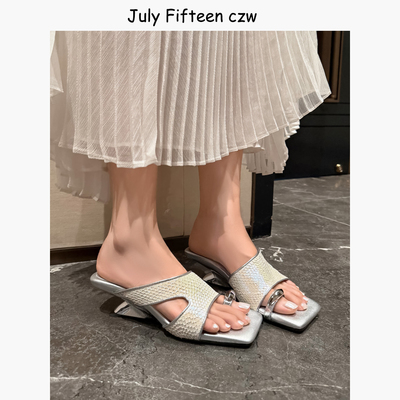 优雅风鱼皮方头坡跟女夏一字拖