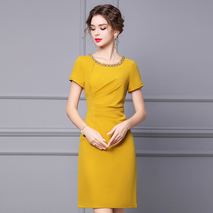 枝荔黄色连衣裙夏季 收腰显瘦裙子 高级感钉钻褶皱短袖 女2024年新款