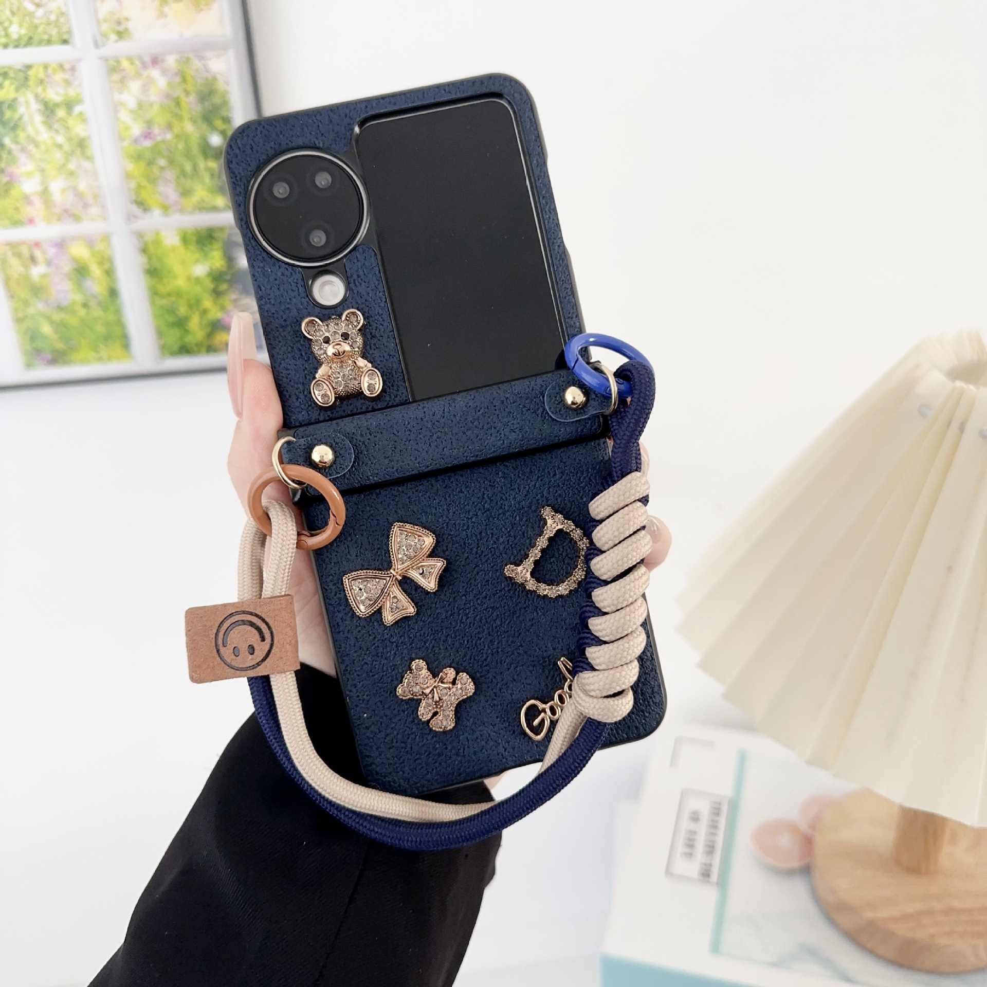 适用于Oppopgt110手机壳女斜跨欧珀findn2flip卡通立体小熊n2filp折叠屏全包铰链pgtIIO奢华满钻