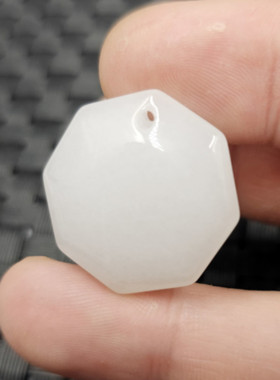 新疆和田白玉八角无字牌玉挂件