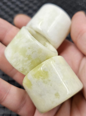 蓝田玉加宽玉石扳指米黄色